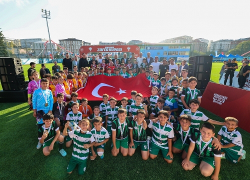 Büyük Zafer’in Coşkusu Gençlerin Mücadelesiyle Sahaya Taşındı 30 Ağustos Zafer Bayramı’nın gurur ve coşkusunu sporun birleştirici gücüyle