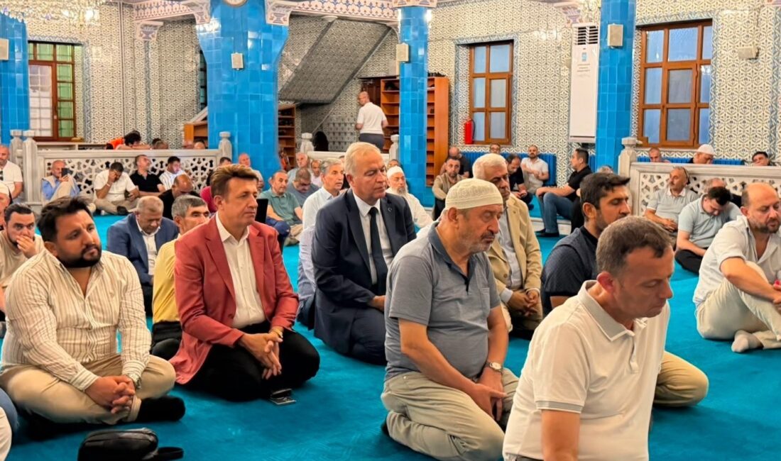 AK Parti’nin kuruluşunun 25’inci yıl dönümünde ebediyete irtihal edenler ve şehitler için Kur’an okutuldu AK Parti'nin kuruluşunun 25'inci yıl dönümünde partinin kuruluşundan günümüze görev