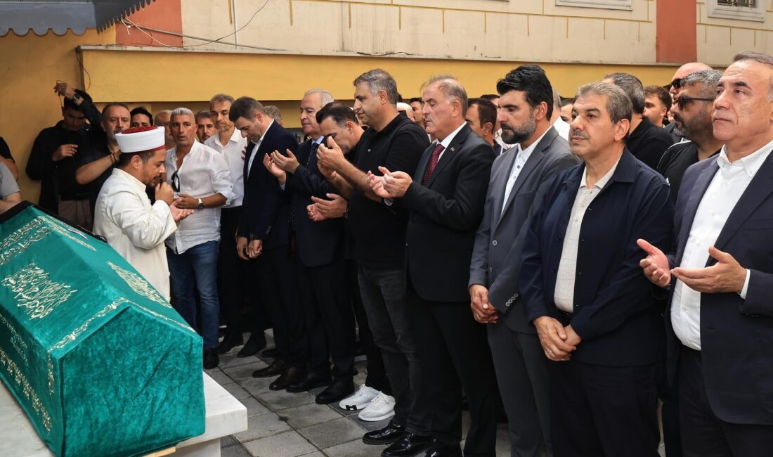 İBB Meclis Üyesi Cemil Keskin’in annesi Remziye Keskin ebediyete uğurlandı İBB Meclis Üyesi ve Sultangazi Belediyesi Meclis Başkanı Cemil Keskin’in