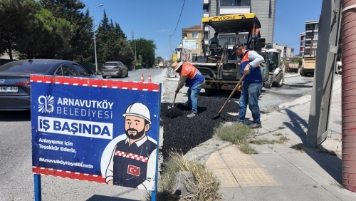 Arnavutköy’ün Yolları ARFALT’ın Gücüyle Yenileniyor Arnavutköy Belediye Başkanı Mustafa Candaroğlu "İlçemizin hızla gelişen ve büyüyen