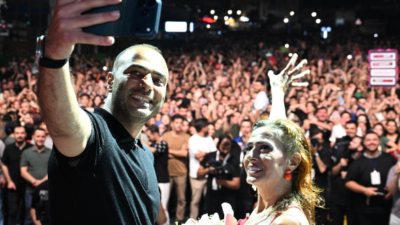 GAZİOSMANPAŞA’DA 200 BİN KİŞİ ZAFER İÇİN TEK SES OLDU, MEYDANLAR İSTİKLÂL MARŞI İLE YANKILANDI Gaziosmanpaşa, 30 Ağustos Zafer Bayramı’nın 104. yıl dönümünde tarihi bir