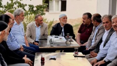 Başkan Muzaffer Soylu’nun abisi Enver Soylu Hakk’a yürüdü Başkan Muzaffer Soylu'nun abisi Enver Soylu Gümüşhane'de ebediyete uğurlandı.