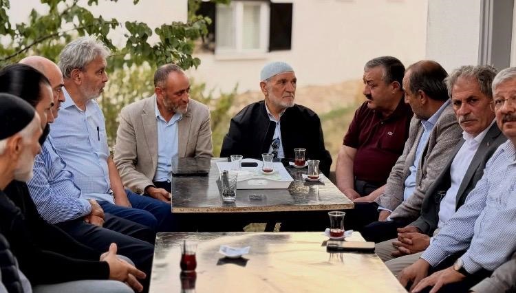 Başkan Muzaffer Soylu’nun abisi Enver Soylu Hakk’a yürüdü Başkan Muzaffer Soylu'nun abisi Enver Soylu Gümüşhane'de ebediyete uğurlandı.