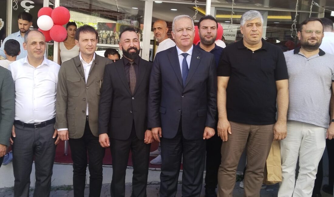 Ali Ustam Çiğköfte Mevlana’da törenle hizmete açıldı AK Parti Gaziosmanpaşa İlçe Başkanı İsmail Ergüneş, Mevlana Mahalle Başkanı