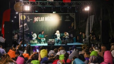 90’ların Unutulmaz Şarkıları Hadımköy’de Hep Bir Ağızdan Söylendi Arnavutköy’de kültür ve sanat etkinliklerimizi ilçemizin farklı noktalarında komşularımızla buluşturmaya