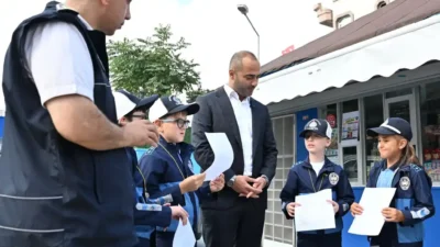 GAZİOSMANPAŞA’DA İLK ZİL ÇALDI, OKULLARDA DENETİM MESAİSİ BAŞLADI Gaziosmanpaşa’da yeni eğitim öğretim yılının başlamasıyla birlikte öğrencilerin sağlığı ve