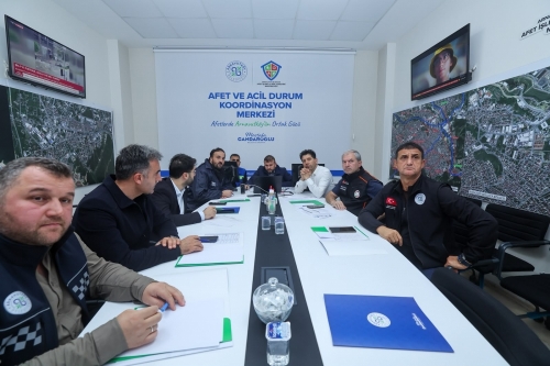 Yoğun Yağış Mesaimiz Aralıksız Sürüyor İstanbul genelinde etkisini sürdüren yoğun yağış nedeniyle ilçemizin dört bir