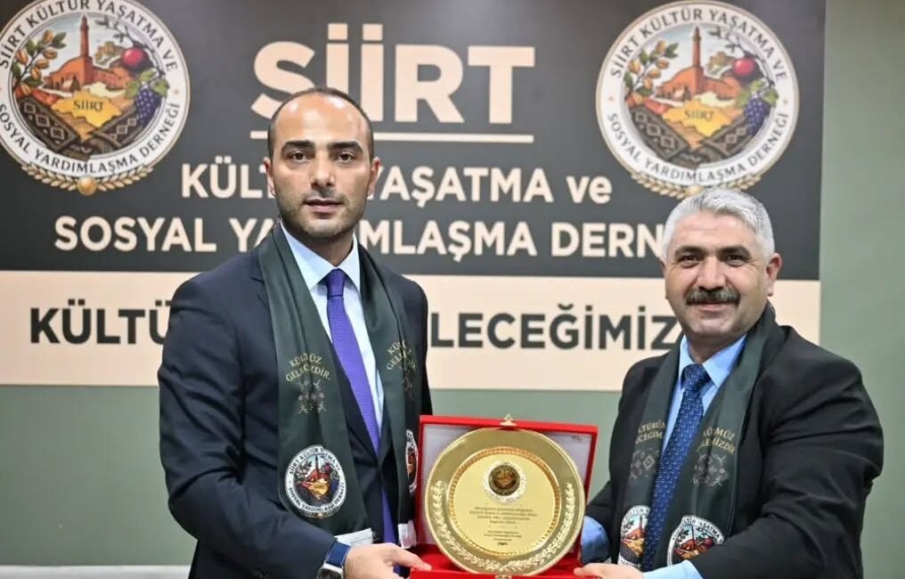Gaziosmanpaşa Belediye Başkanı Eray Karadeniz, dernek ve esnaf ziyaretlerini sürdürüyor Gaziosmanpaşa Belediye Başkanı Eray Karadeniz "Gaziosmanpaşalı esnaf ve derneklerin mensuplarıyla
