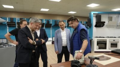 Arnavutköy’ün Sanayi Gücünü Teknolojiyle Buluşturuyoruz Arnavutköy’ün sanayi potansiyelini Ar-Ge ve yenilikçi teknolojilerle desteklemek amacıyla önemli