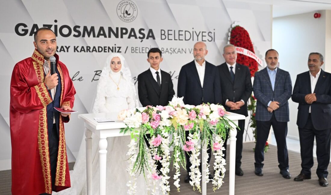 Ersal ve Cami ailelerinin mutlu günü Gaziosmanpaşa İlçe Yönetim Kurulu Üyesi Süleyman Ersal'ın evladı Ahmet Emin