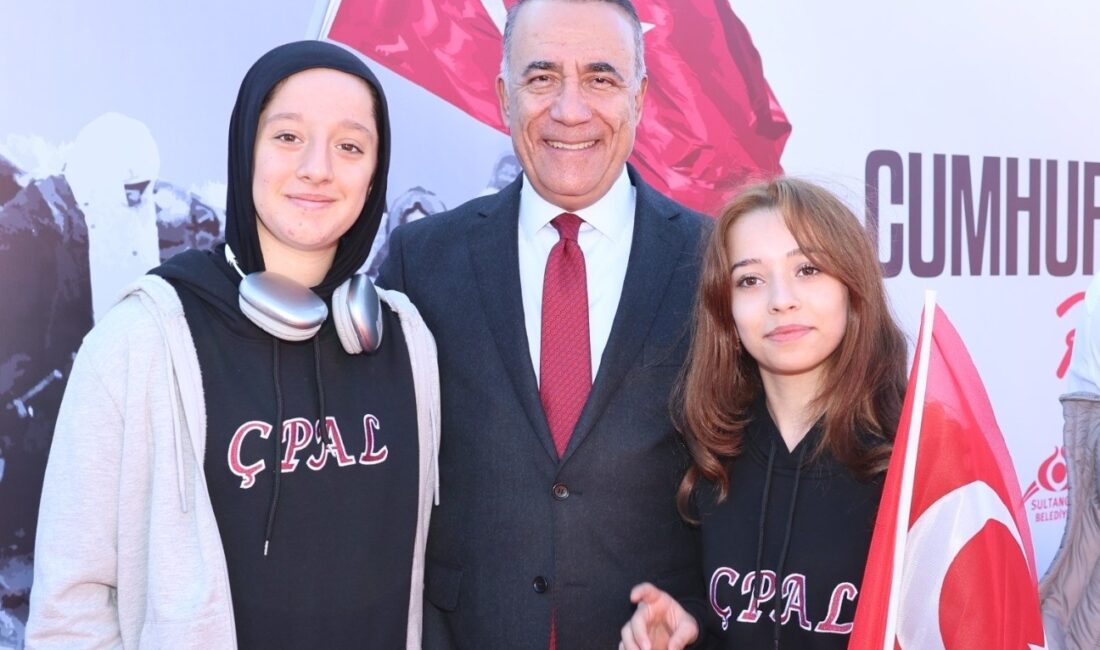 Sultangazi Belediye Başkanı Abdurrahman Dursun "Tüm milletimizin 29 Ekim Cumhuriyet