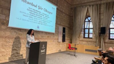 Sultangazi Yazı Akademisi’nden Yetişen Genç Şairler 17. Uluslararası İstanbul Şiir ve Edebiyat Festivali’nde Yer Aldı Sultangazi Belediyesi’nin Anadolu Yazarlar Birliği iş birliğiyle hayata geçirdiği Sultangazi