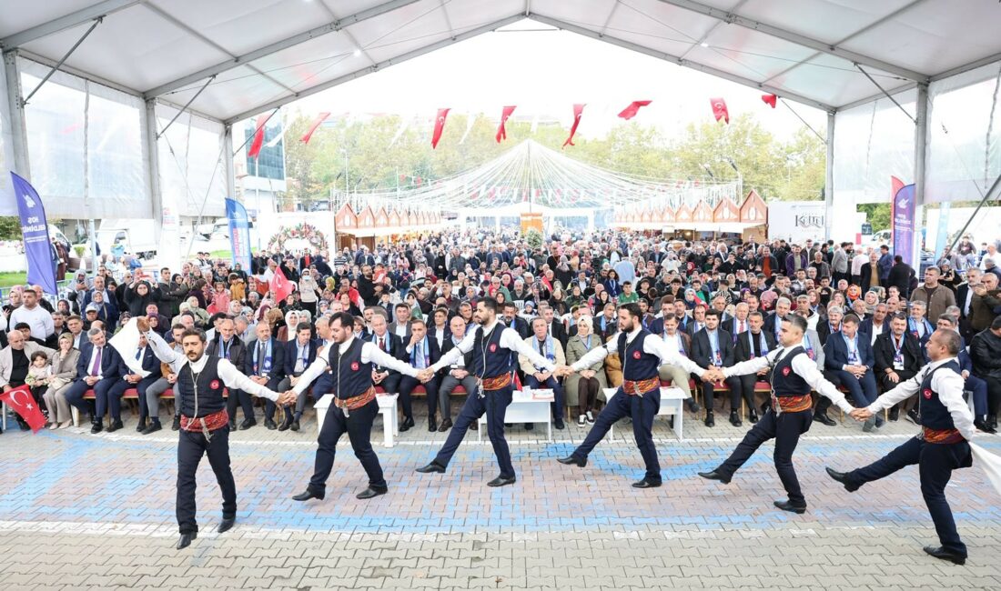 Sultangazi Anadolu Kültür Festivali’nde bu kez Erzurum heyecanı yaşandı. Kadim