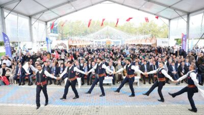 Sultangazi Anadolu Kültür Festivali’nde bu kez Erzurum heyecanı yaşandı. Kadim
