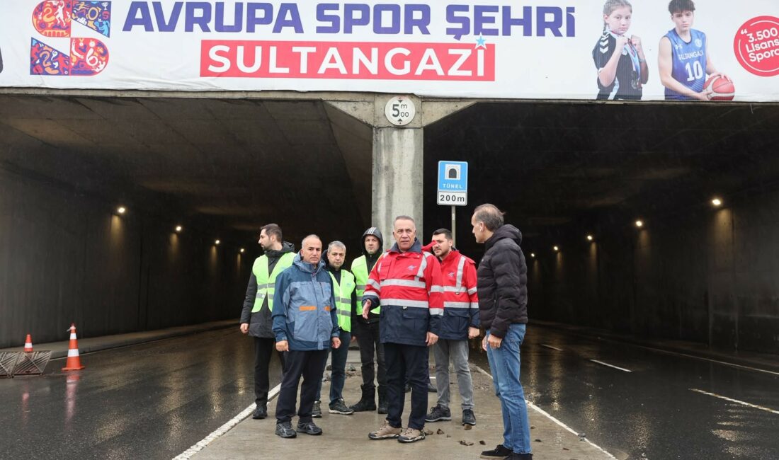 Sultangazi’de Yağış Mesaisi Sultangazi Belediyesi, dün sabah saatlerinde İstanbul’u etkisi altına alan sağanak